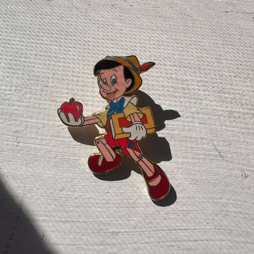 Pinocchio Disney pin